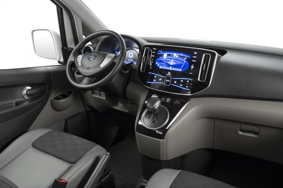 Nissan e-NV200 Zero Emission Concept 2012 года  (фото 2 из 16)